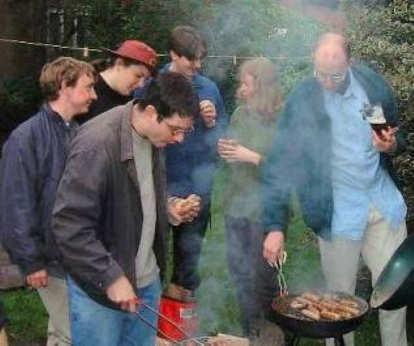 ../gallery/2000_05_28_Bbq/mansJob.jpg